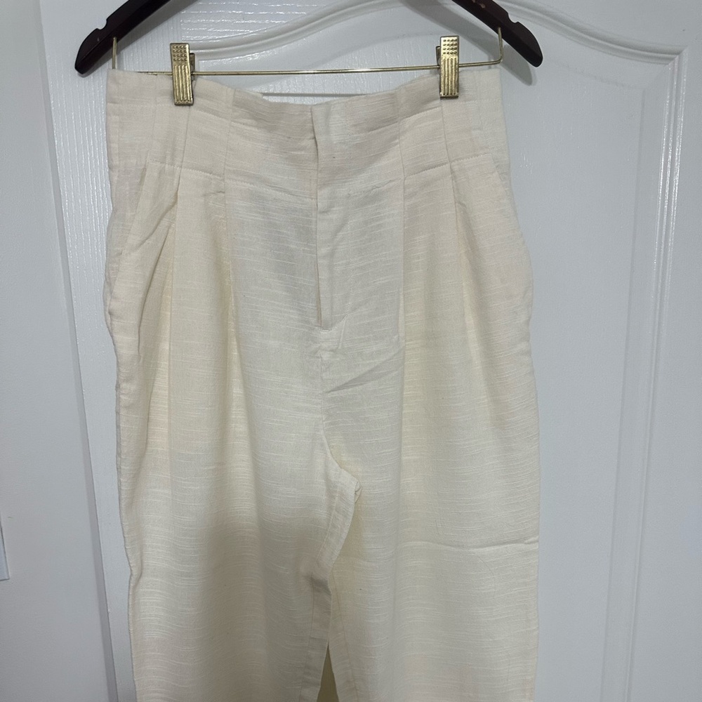 NWT L*space Havana linen cropped pant. Size Medium. Ivory color